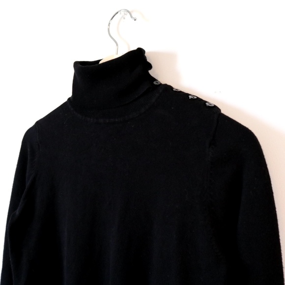 LUI JO Stylish Black Turtle Neck - Picture 9 of 9
